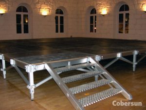 Estrados e Pisos técnicos para eventos - Cobersun