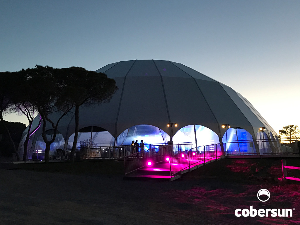 Tenda para eventos, recintos desportivos e cobertura de palcos formato Iglo - Cobersun